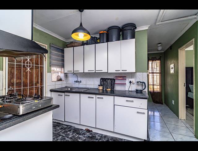 2 BEDROOM HOUSE FOR SALE IN CRESSLAWN